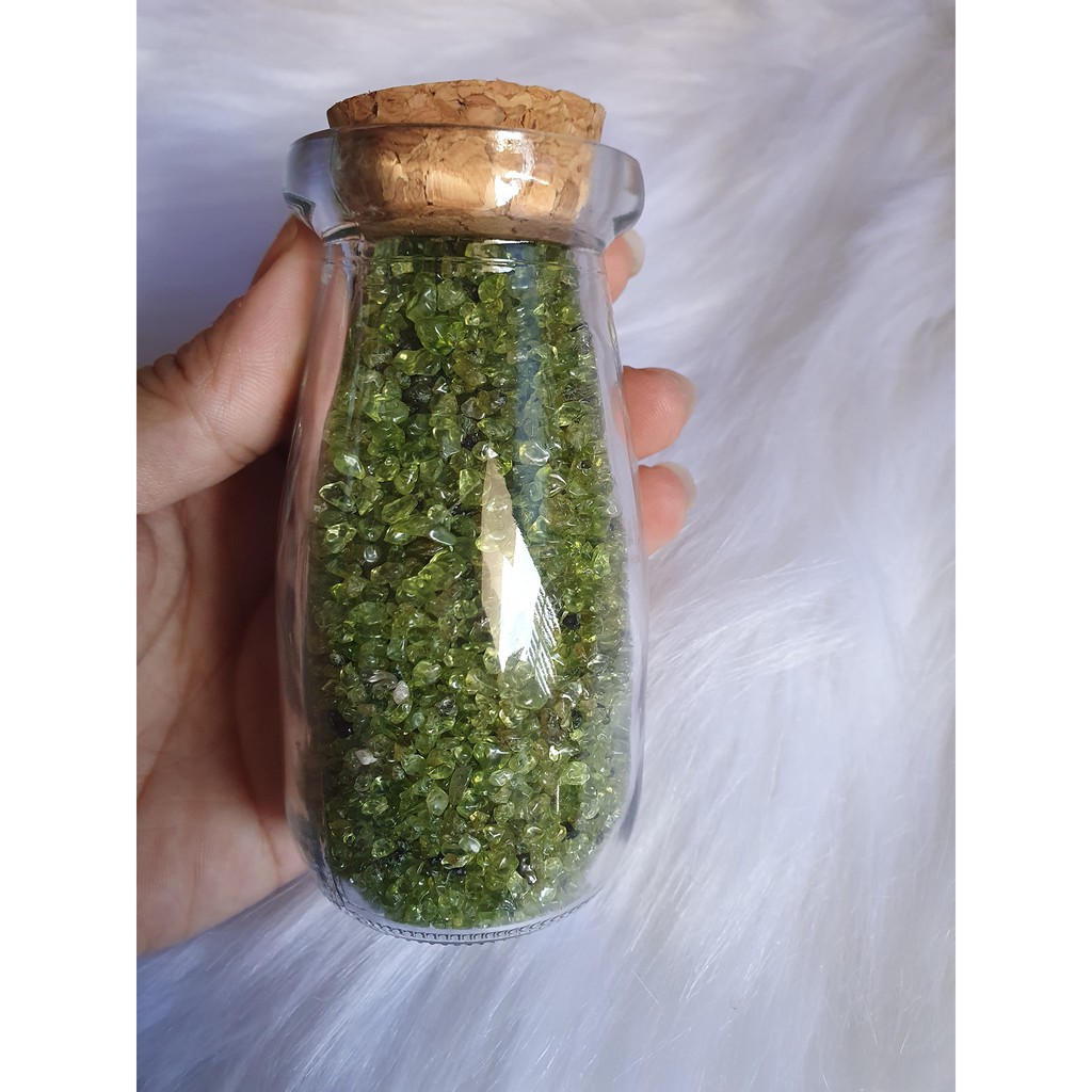 Lọ đá peridot vụn