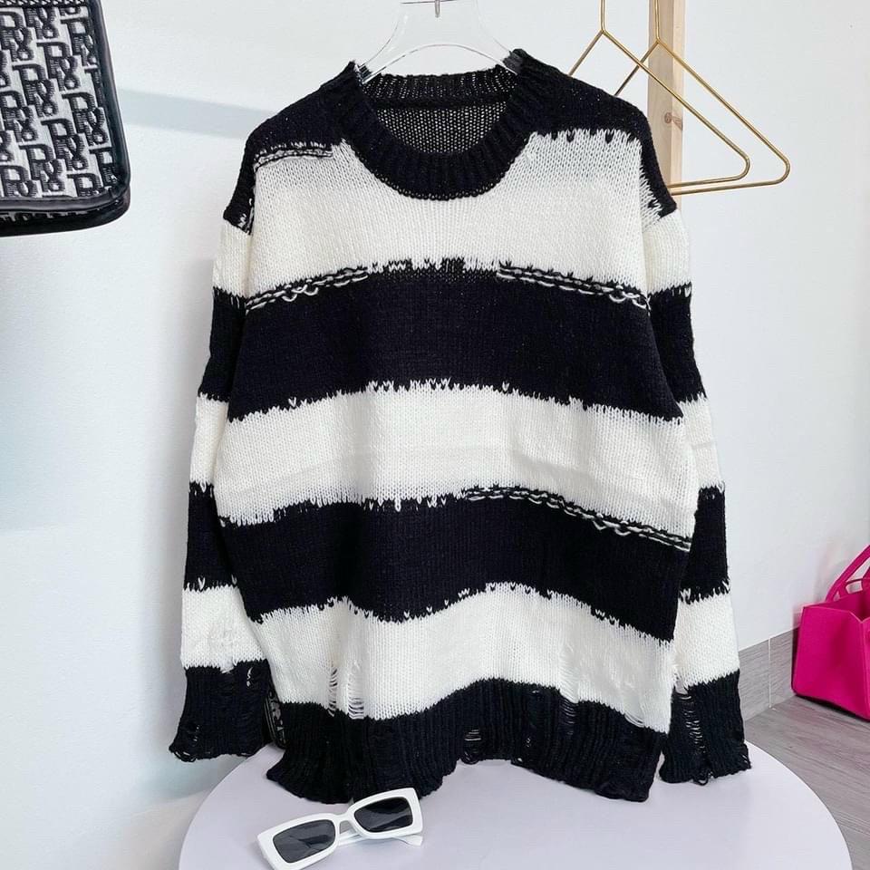 Ao len kẻ tay dài rách