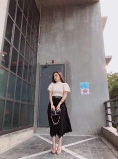 Áo len tay phồng màu be