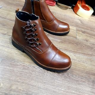 giày boot moc toe