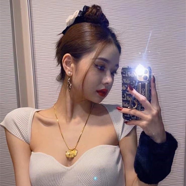 Kẹp Tóc Một Bên Đính Hoa Trà Cao Cấp Phong Cách Retro Pháp Cho Nữ