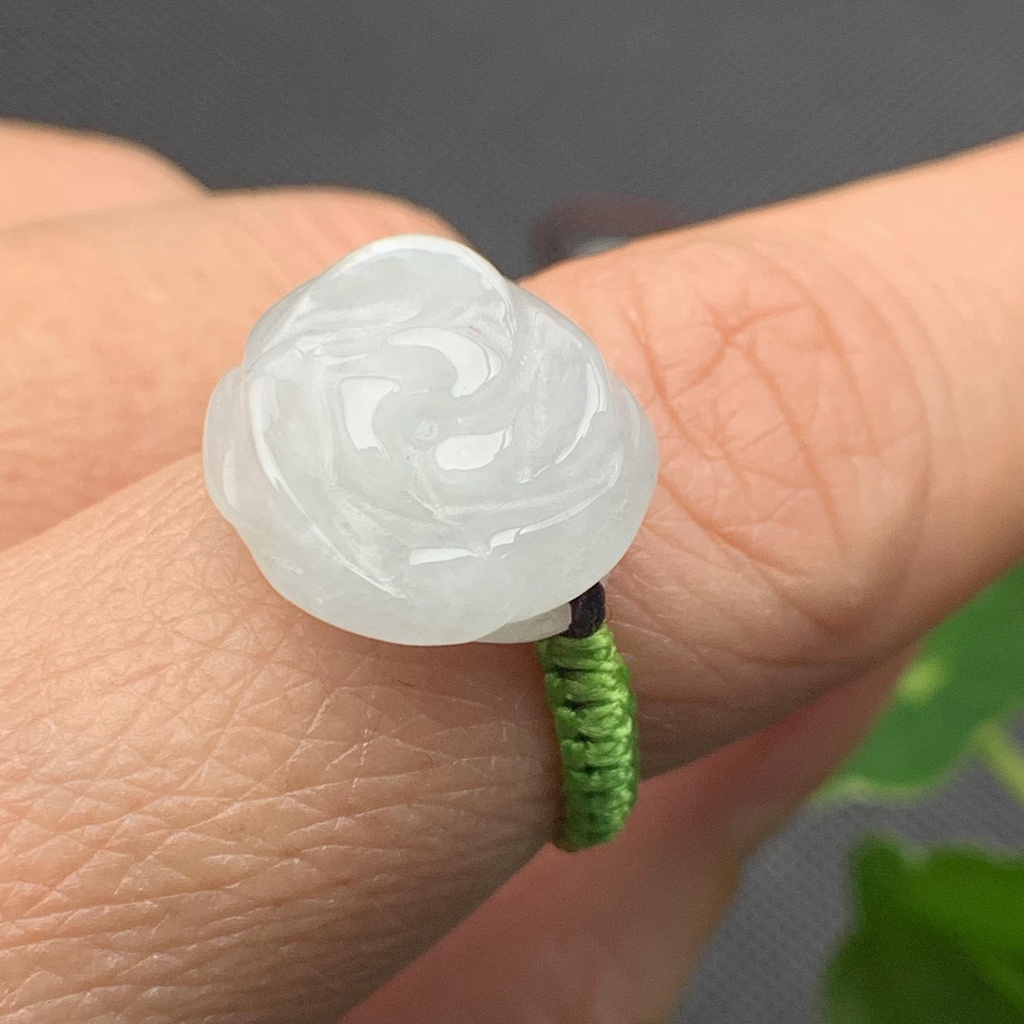 Nhẫn hoa phong thủy ngọc cẩm thạch/Ngọc phỉ thúy tự nhiên