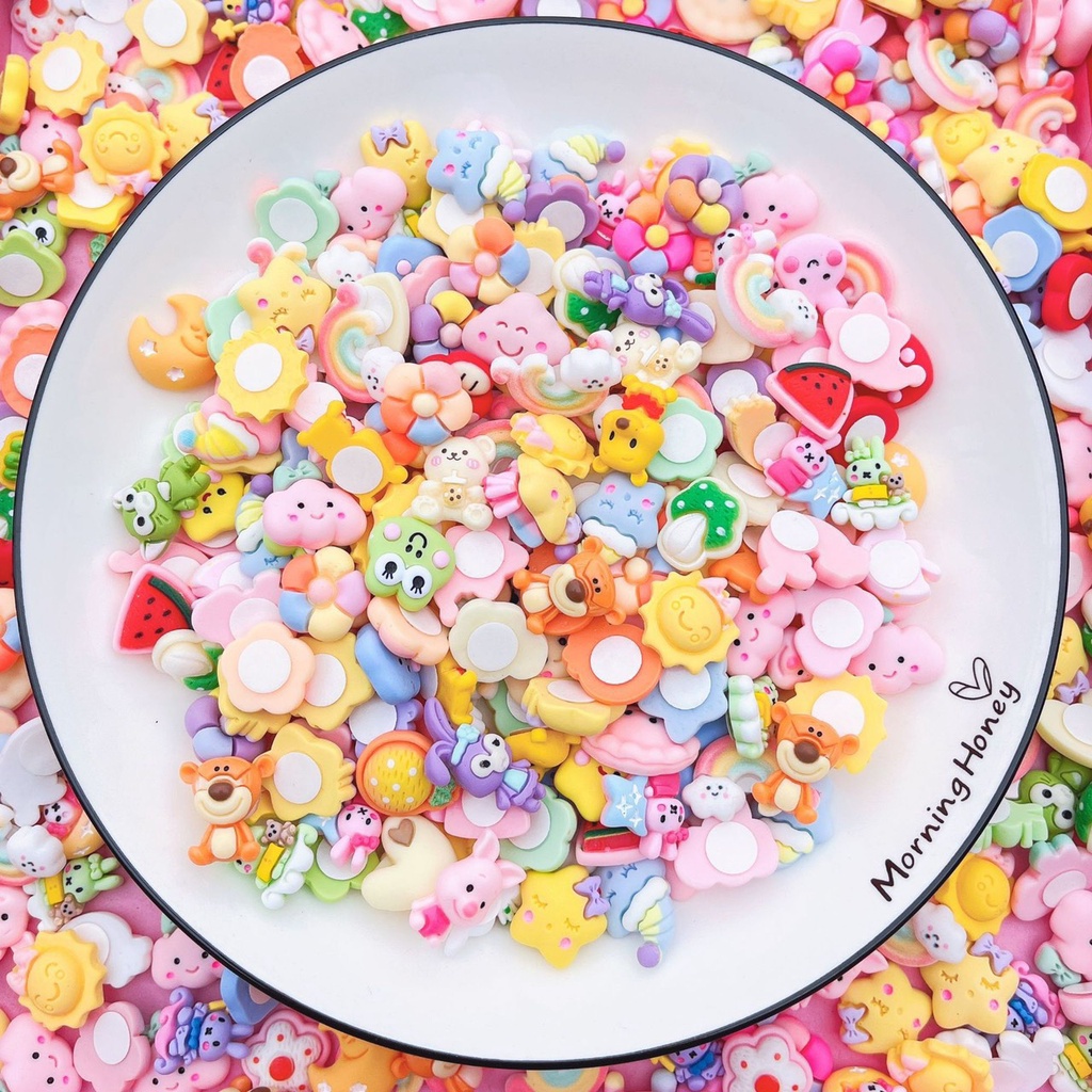 Charm Nổi / Hình Dán Sticker Nổi 3D Trang Trí Đồ Dùng Bình Nước Có Sẵn Keo Dính