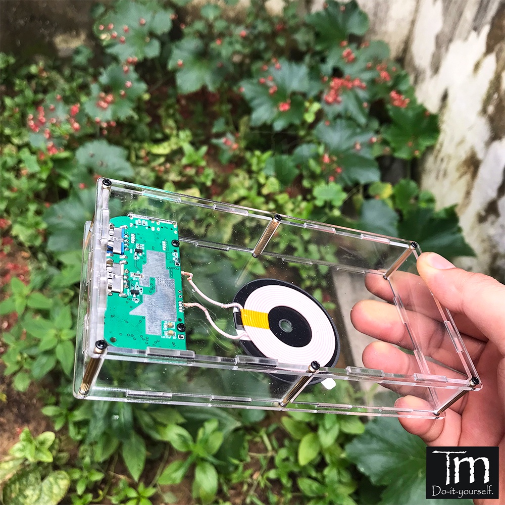 Box Sạc Dự Phòng Mica Trong Suốt 6 cell Sạc Nhanh Sạc không dây Qi 18W + 5W