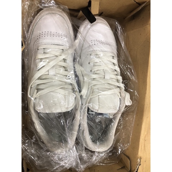 pass giày reebok