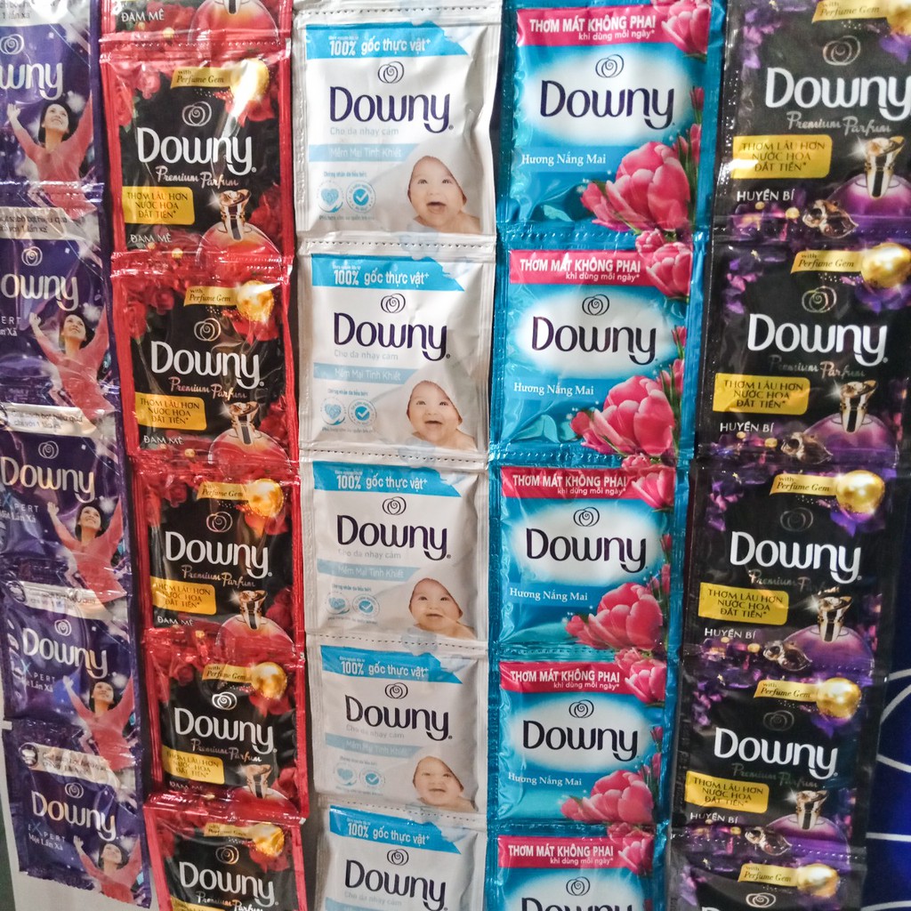 Dây 10 gói nước xả vải Downy (20ml/gói)