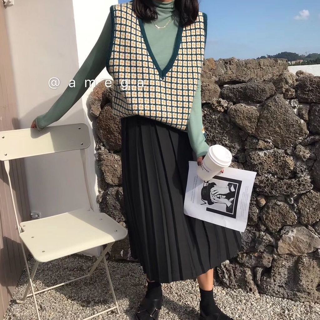 Áo len không tay cổ chữ V form rộng kiểu dáng mới | BigBuy360 - bigbuy360.vn