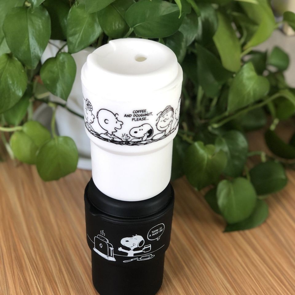 Ly Uống Nước Bằng Nhựa In Hoạt Hình Snoopy Dễ Thương