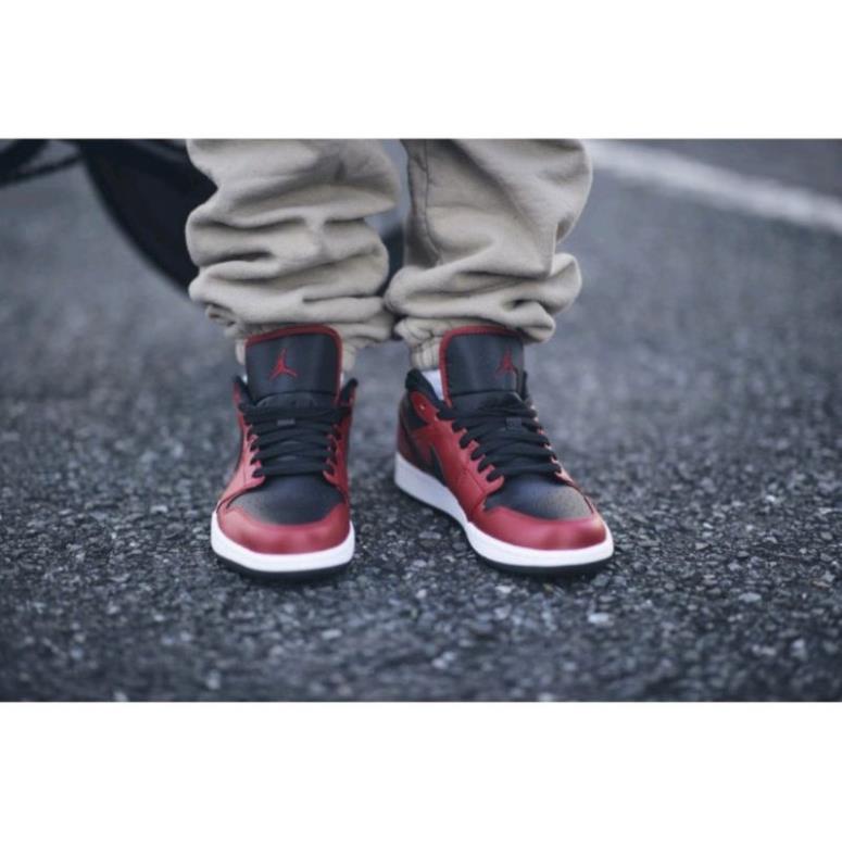 (AUTHENTIC 100%) Giày Sneaker Thể Thao Nike Air Jordan 1 Low 553558-605 Chính Hãng 100 -JK*7