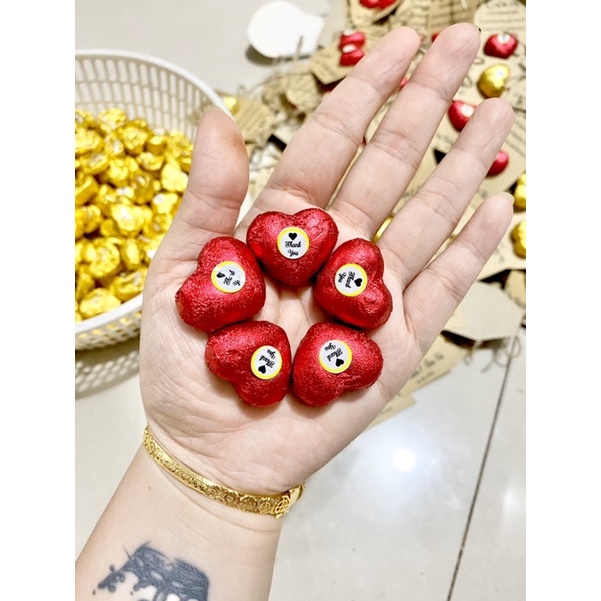 100 viên chocolate tim nhiều màu