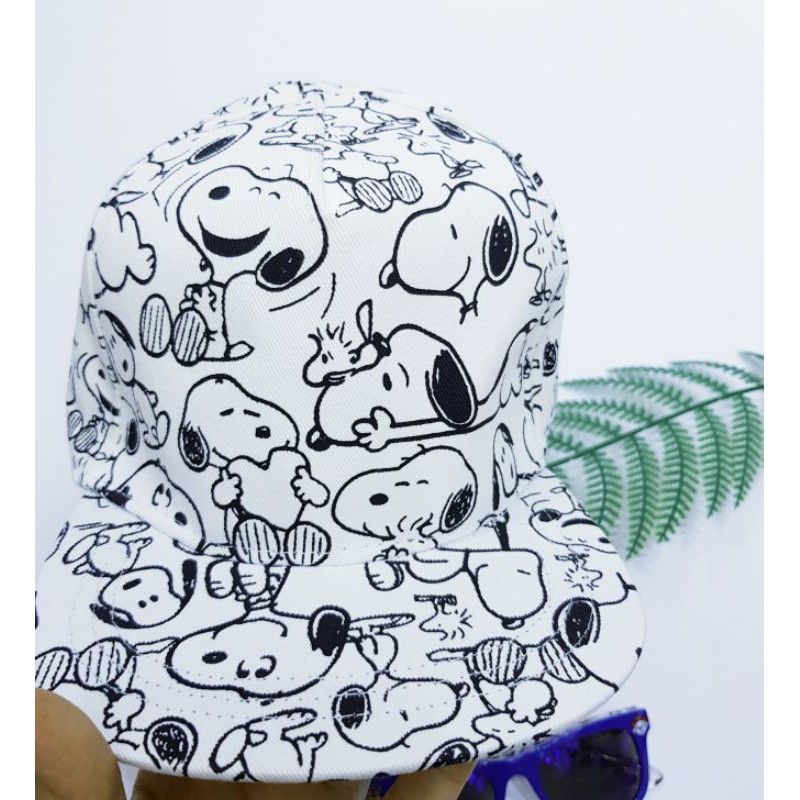 (1-3 tuổi) Mũ, nón lưỡi trai vuông  Hiphop xuất dư bé trai - HM (Snoopy trắng nhiều hình)