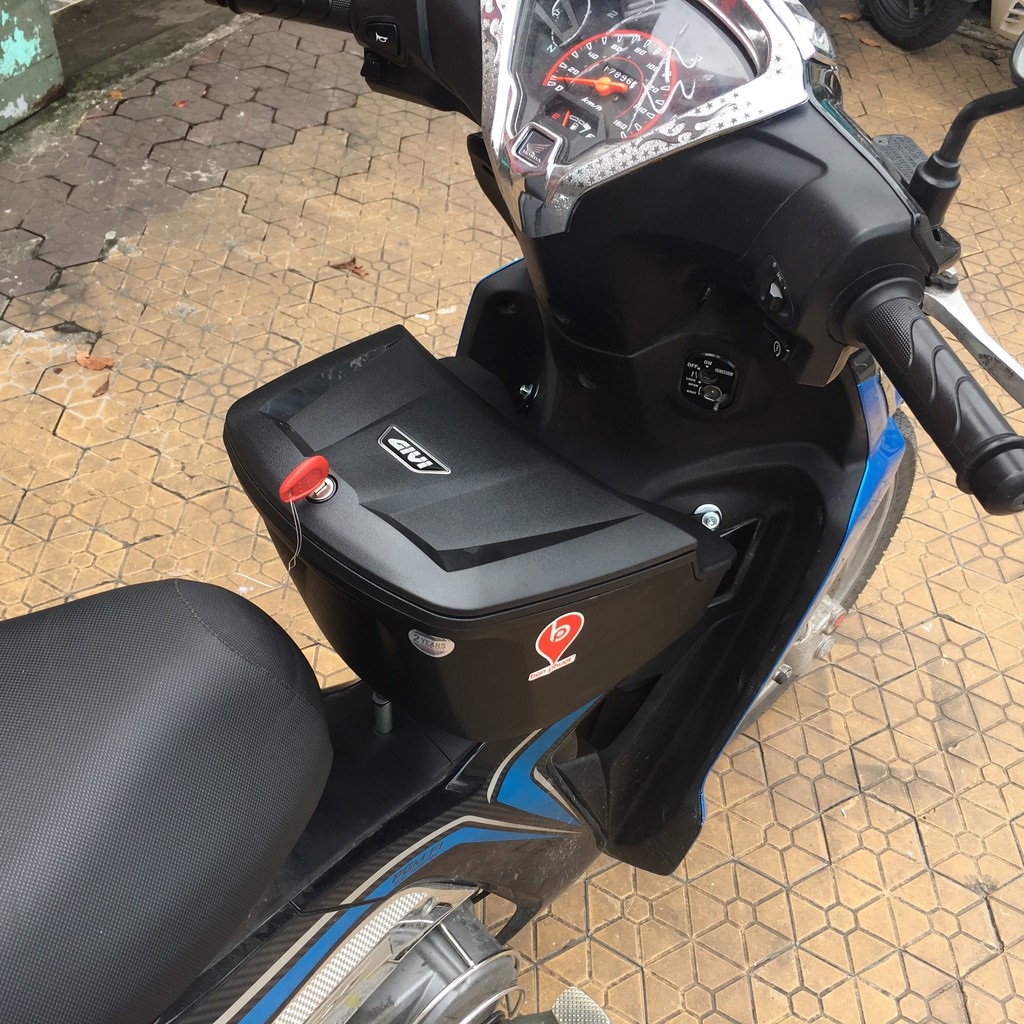 Thùng Giữa Givi Wave RSX 110 FI  - Thùng Givi Giữa Xe Wave RSX 110 FI - Thùng Đựng Đồ Giữa Xe - Bạn Phượt