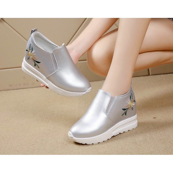 Giày Slip on độn 7p siêu mềm siêu nhẹ 3 màu đen ,trắng ,bạc | BigBuy360 - bigbuy360.vn