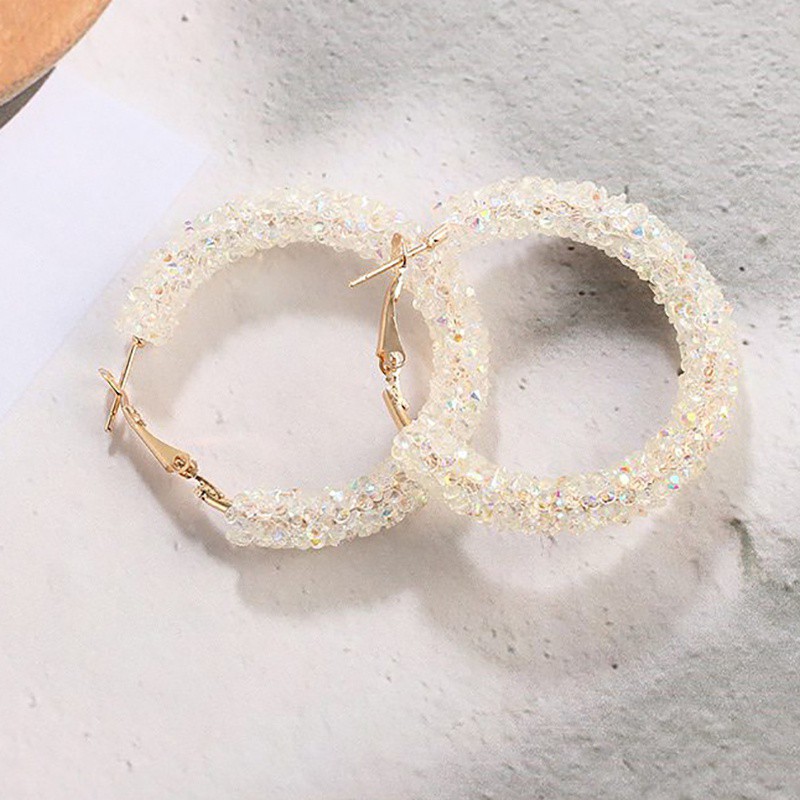 Khuyên tai tròn đính đá pha lê cổ điển