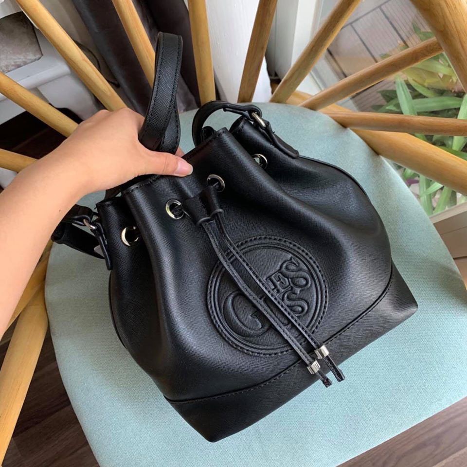TÚI GUESS BUCKET 2019