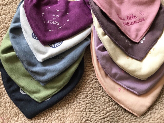 Yếm pipi xuất đan mạch