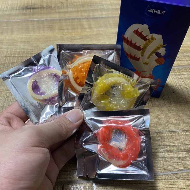 Bao Cao Su Gai SSS Hộp 4 Cái Khác Nhau - Kéo Dài Thời Gian - Siêu Gai Bi