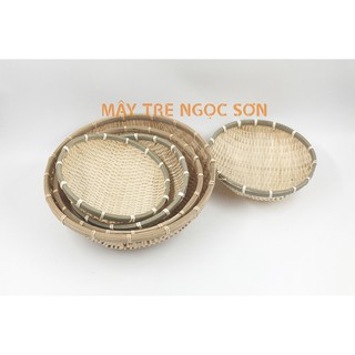 Mẹt tre trắng vấn cật mây dùng để vo gạo, rửa rau