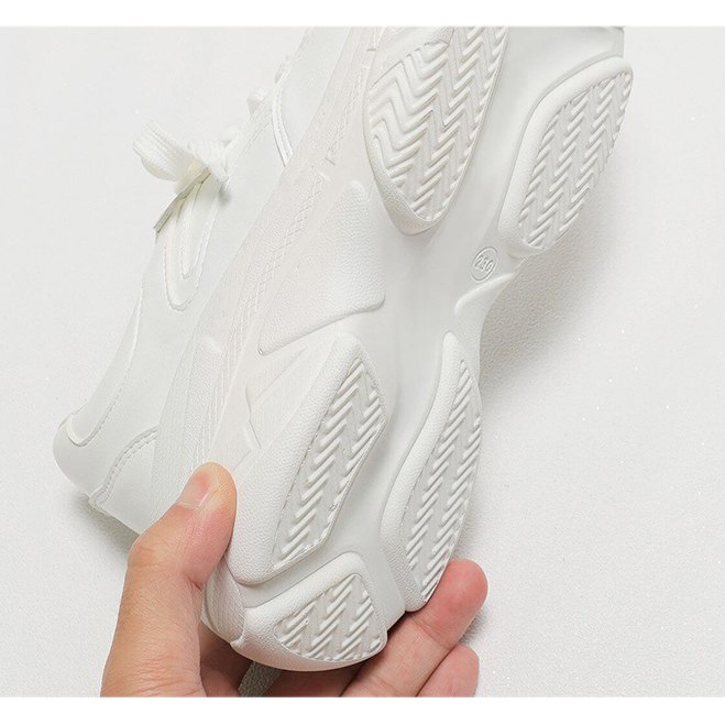 giày trắng phong cách hàn