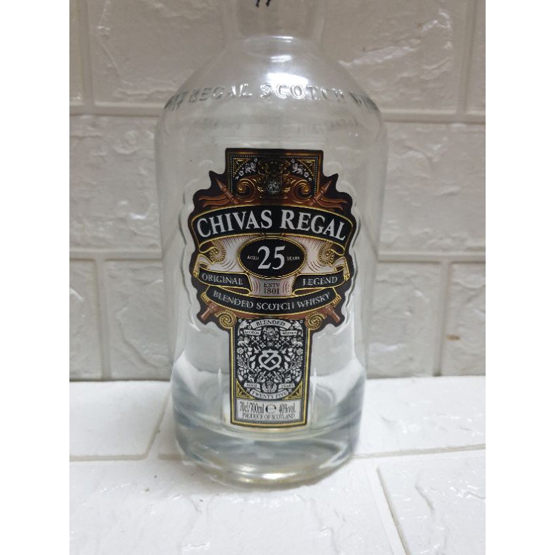 Vỏ chai rượu chivas 25