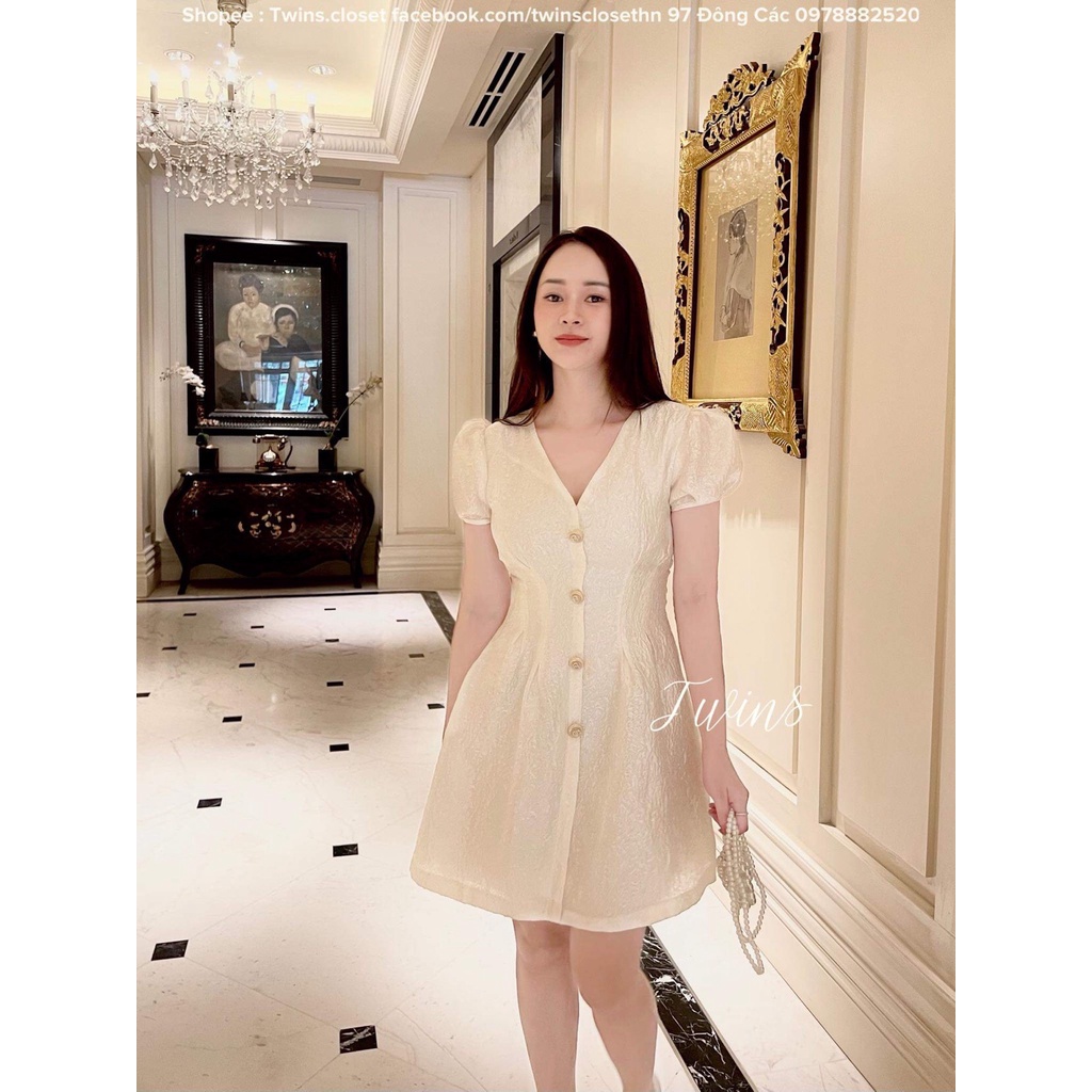 Váy gấm khuy đá (Purple brocade dress)