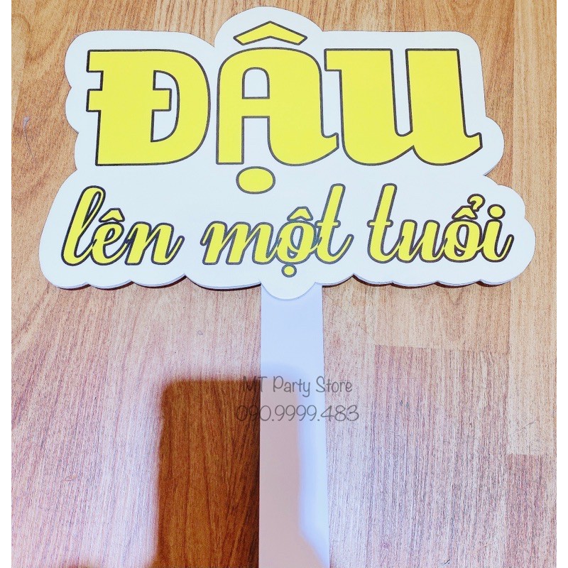 Chủ đề: Sinh nhật 2 - HASHTAG CẦM TAY CHỤP HÌNH