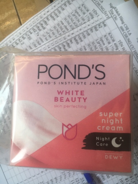 Kem dưỡng da trắng hồng rạng rỡ POND'S White Beauty Ban ngày / đêm 50gr