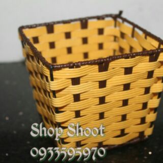 Giỏ giả mây cắm hoa