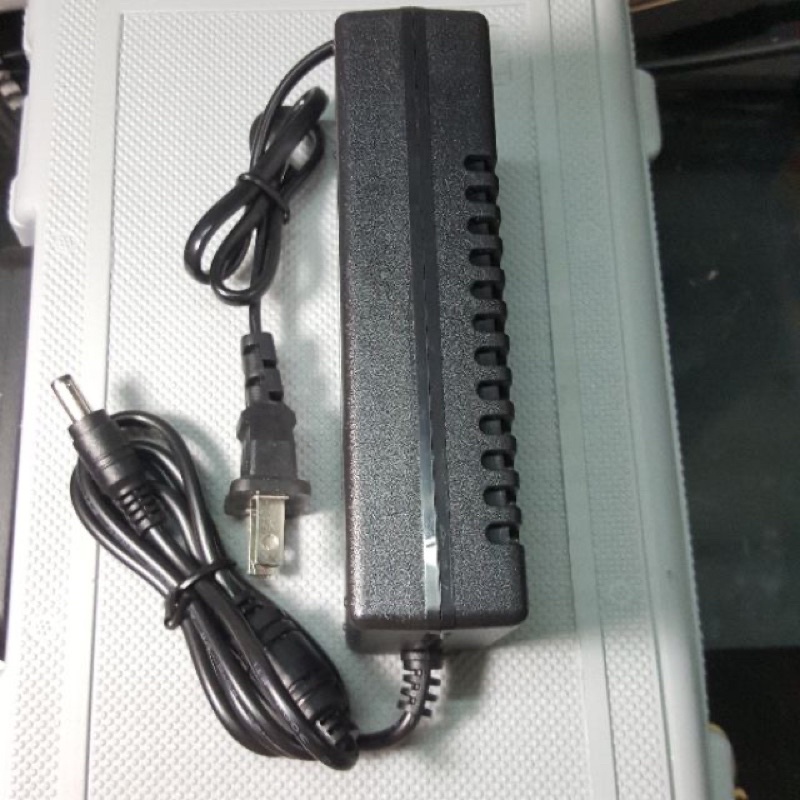 SẠC ADAPTOR 18V-21V CÓ ĐÈN BÁO DÙNG CHO MÁY KHOAN