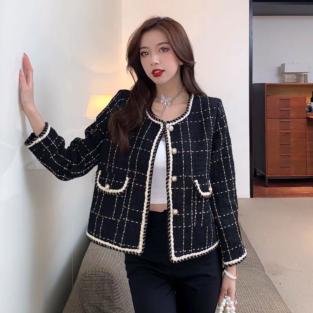 Áo dạ tweed cúc ngọc kẻ sọc phong cách sang chảnh thu đông 2021