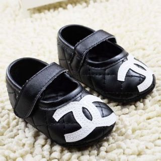 Giày tập đi bé gái