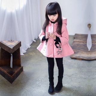 Mẫu áo khoác mùa đông cho bé gái.