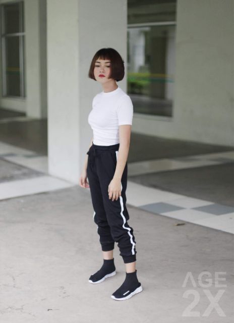 Quần jogger bo gân nam nữ đen 1 sọc trắng AGE2X