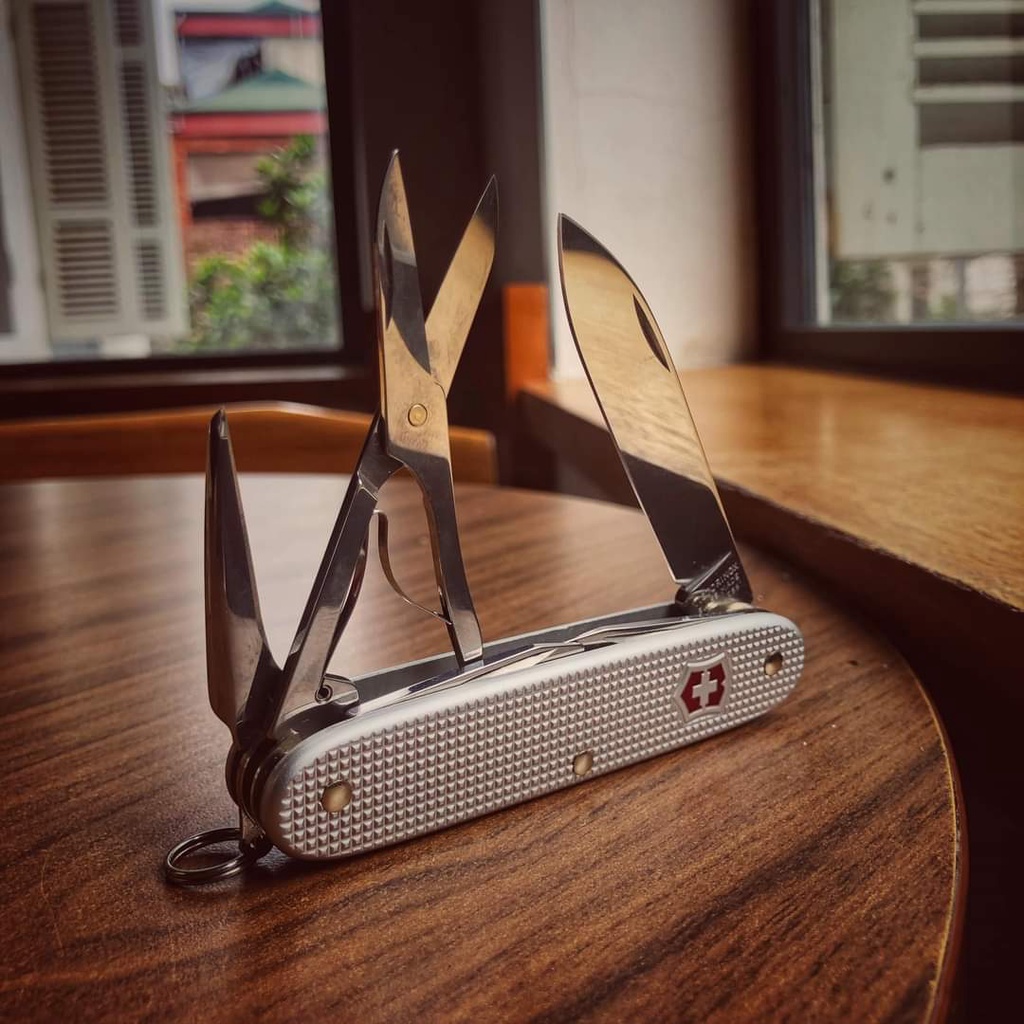 (CHÍNH HÃNG) DỤNG CỤ VICTORINOX 93MM PIONEER X ALOX-FULLBOX