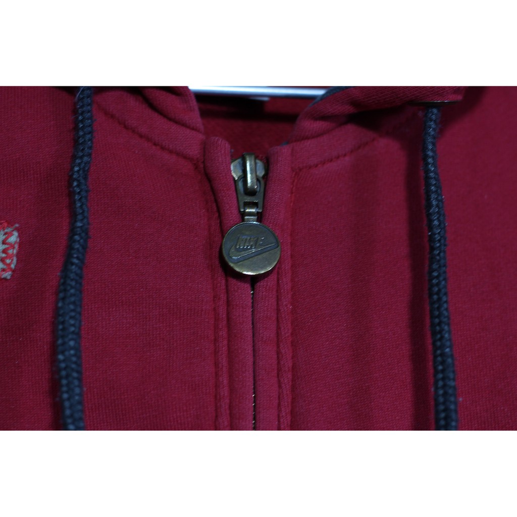 Áo Khoác hoodie Nike màu đỏ có Zip kéo đã qua sử dụng.