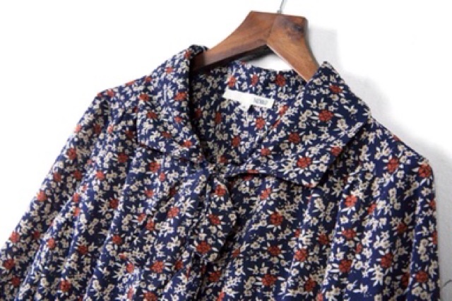 Đầm Mixxo tay dài cổ nơ