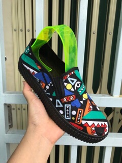 Giày lười giày mọi nữ xanh lá cây Graffiti