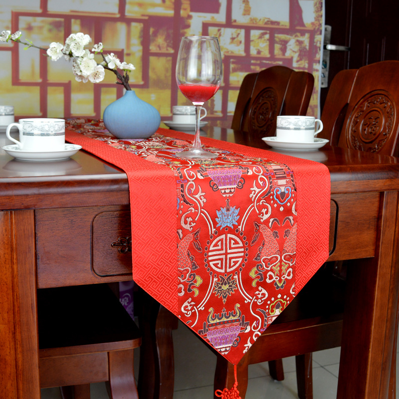 Thảm Trải Bàn Màu Đỏ Mừng Năm Mới 2021