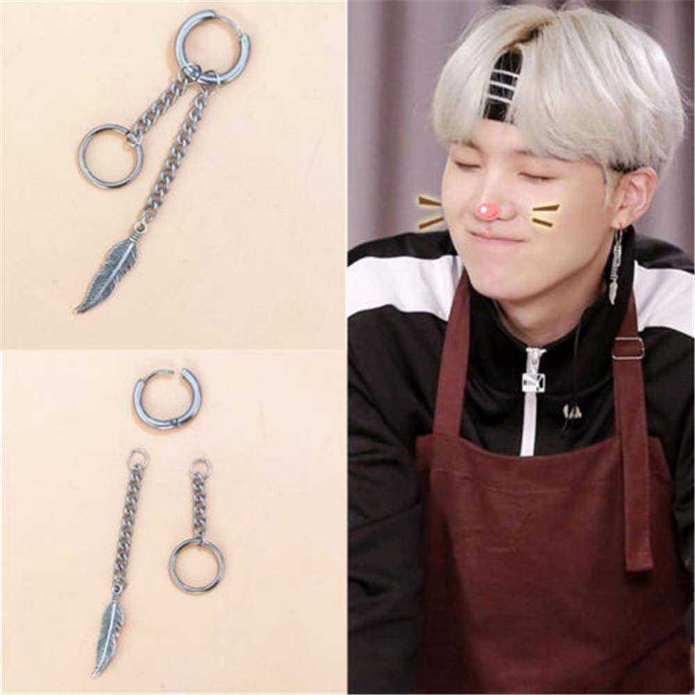 Khuyên tai kim loại dáng dài phối mặt hình lá phong cách nhóm nhạc BTS cho người hâm mộ