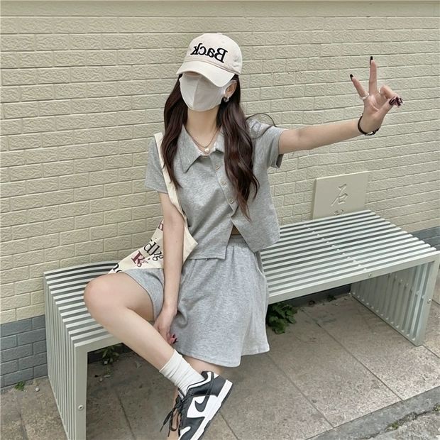Set Áo Thun Ngắn Tay + Quần short Phong Cách Thể Thao Hàng Mới Cho Nữ
