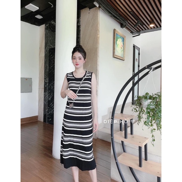 VÁY LEN KẺ NGANG 3 LỖ 2 MÀU ĐEN BE