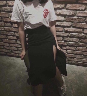 CHÂN VÁY XẺ