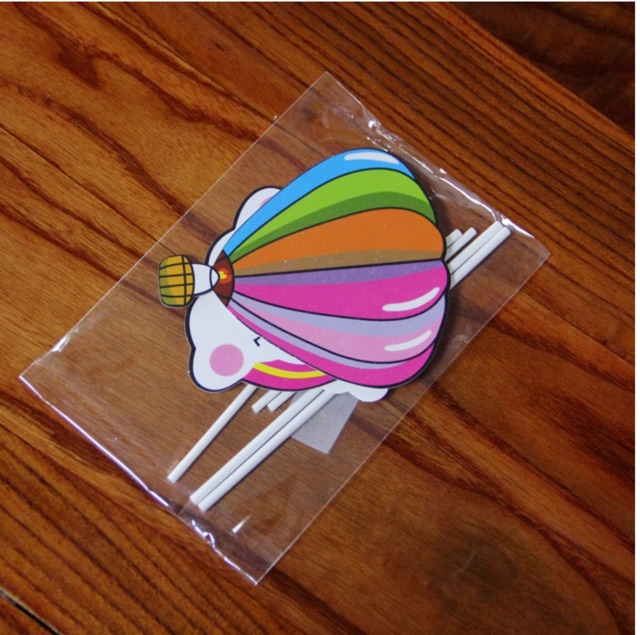 Que cắm khinh khí cầu trang trí bánh kem