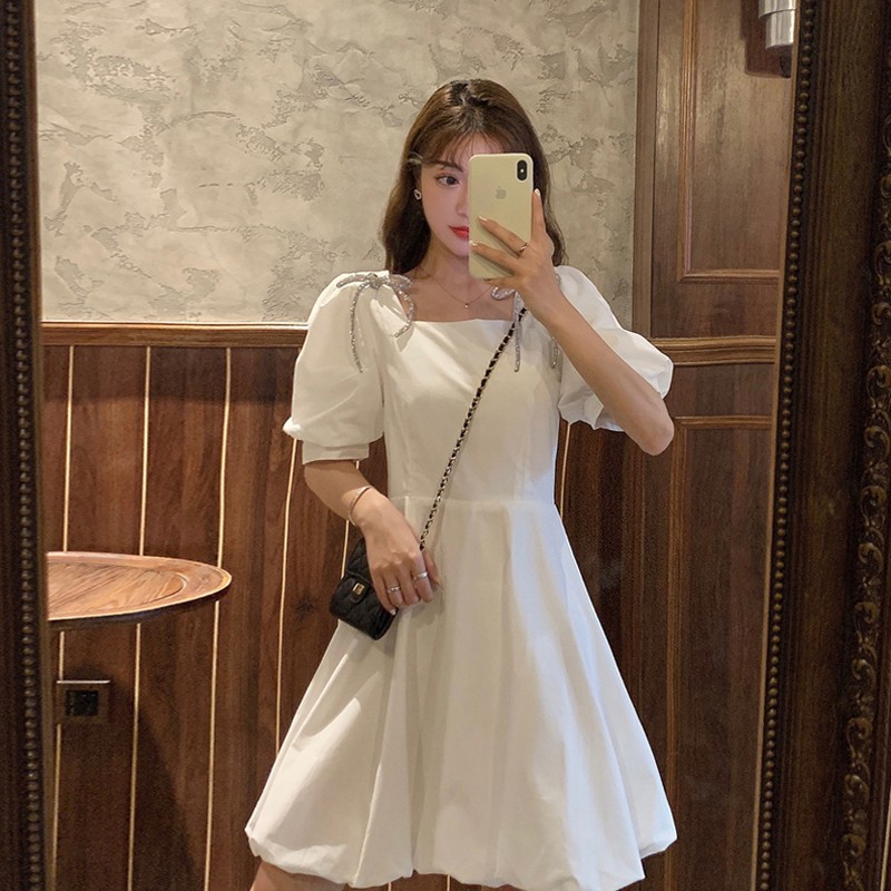 Váy cổ vuông thắt nơ nhỏ phong cách Hàn Quốc