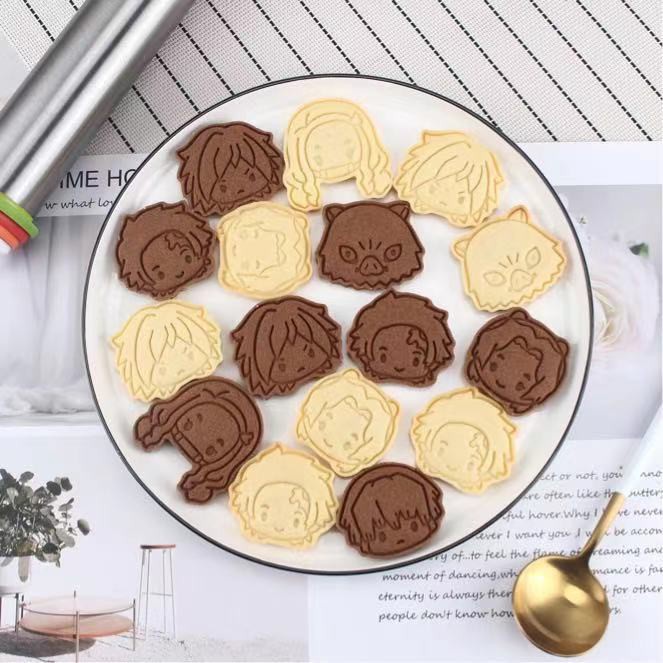 Set 6 khuôn cắt bánh quy kiểu dáng nhân vật hoạt hình