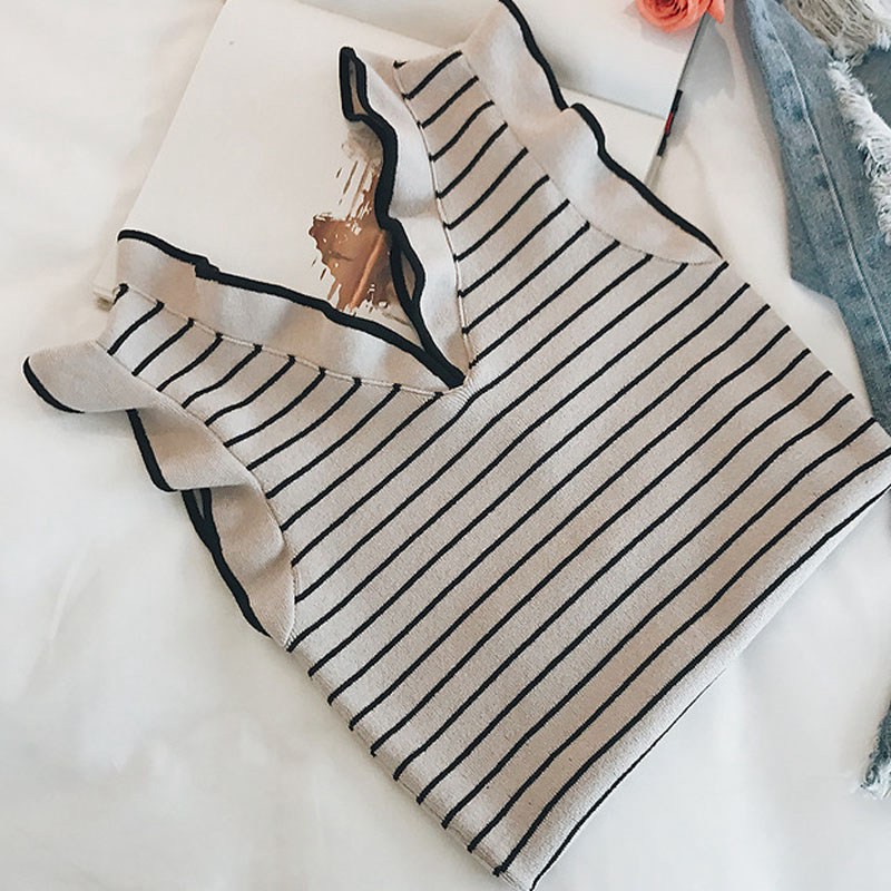 Áo len nữ tính nhún bèo kẻ sọc gợi cảm