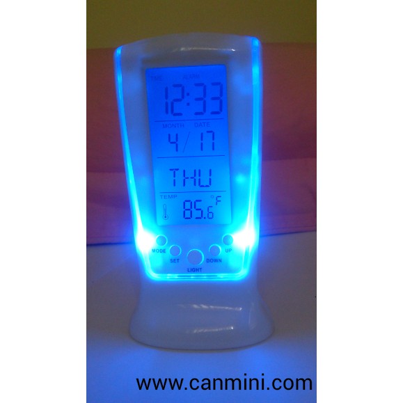 ĐỔNG HỒ BÁO THỨC ĐỂ BÀN SQUARE CLOCK