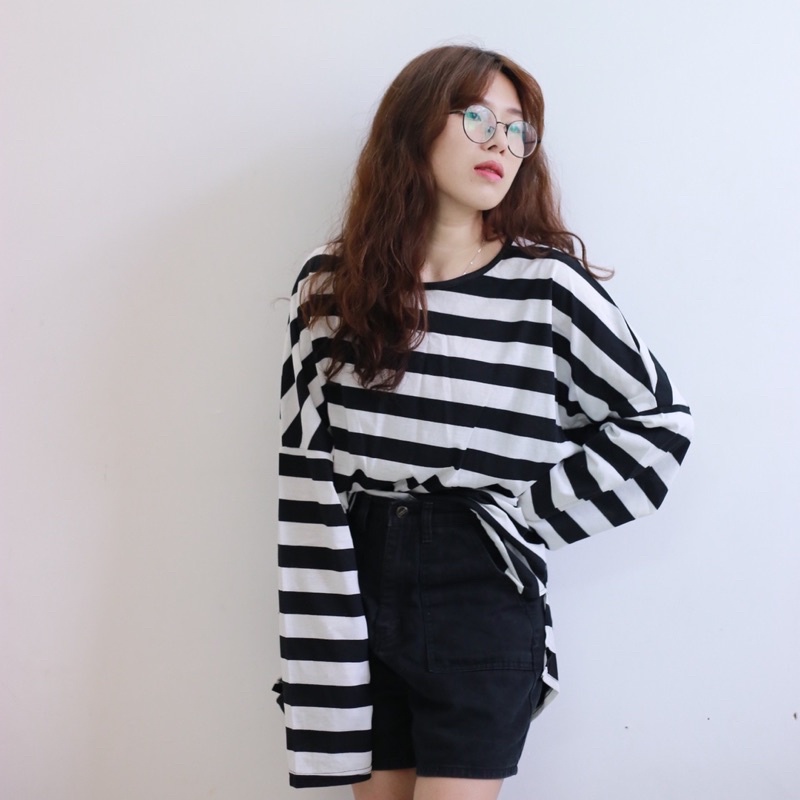 Áo thun Lonascorner form rộng kẻ sọc ngang dài tay