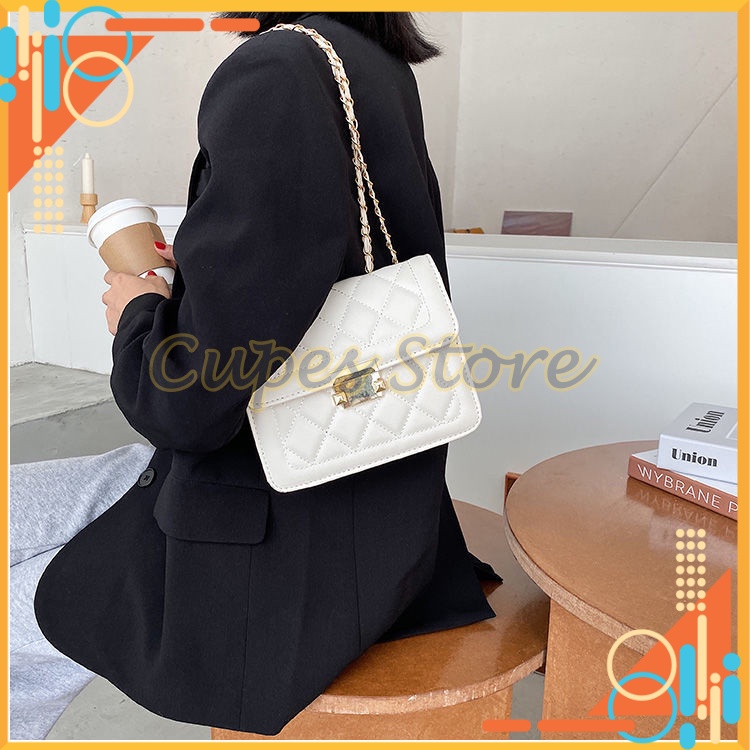 Túi xách nữ đeo chéo kiểu ô lưới dây đeo chuỗi xích cao cấp có 2 màu trắng và đen