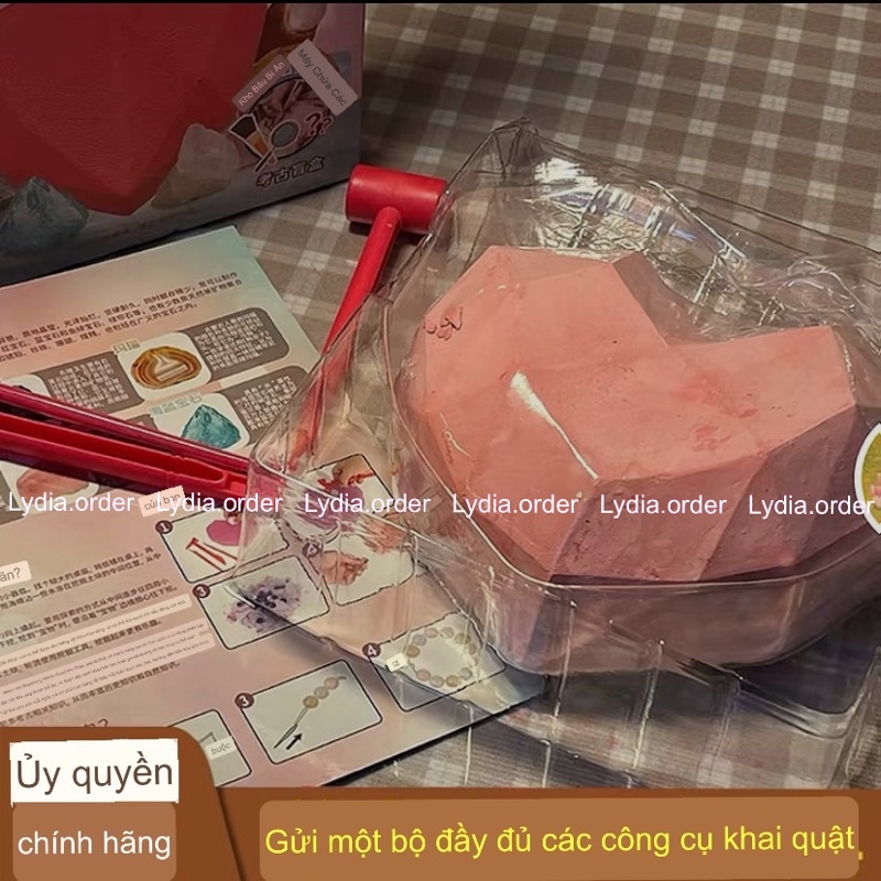 (SẴN)-Đồ chơi khảo cổ học khai thác đá quý đầy màu sắc làm vòng tay